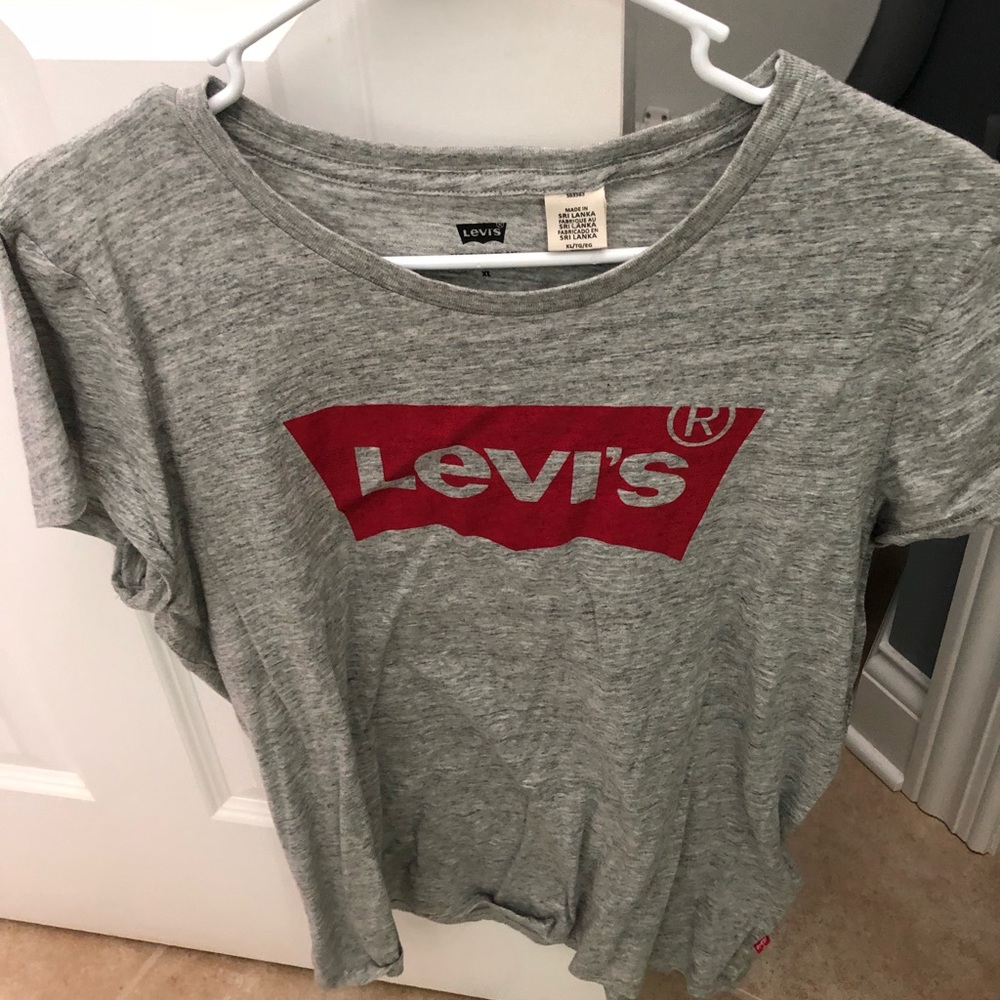 Levi’s tshirt!